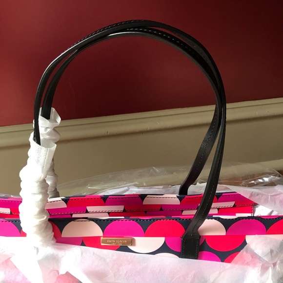 Kate Spade scalloped design Margareta tote NWT - Picture 6 of 7